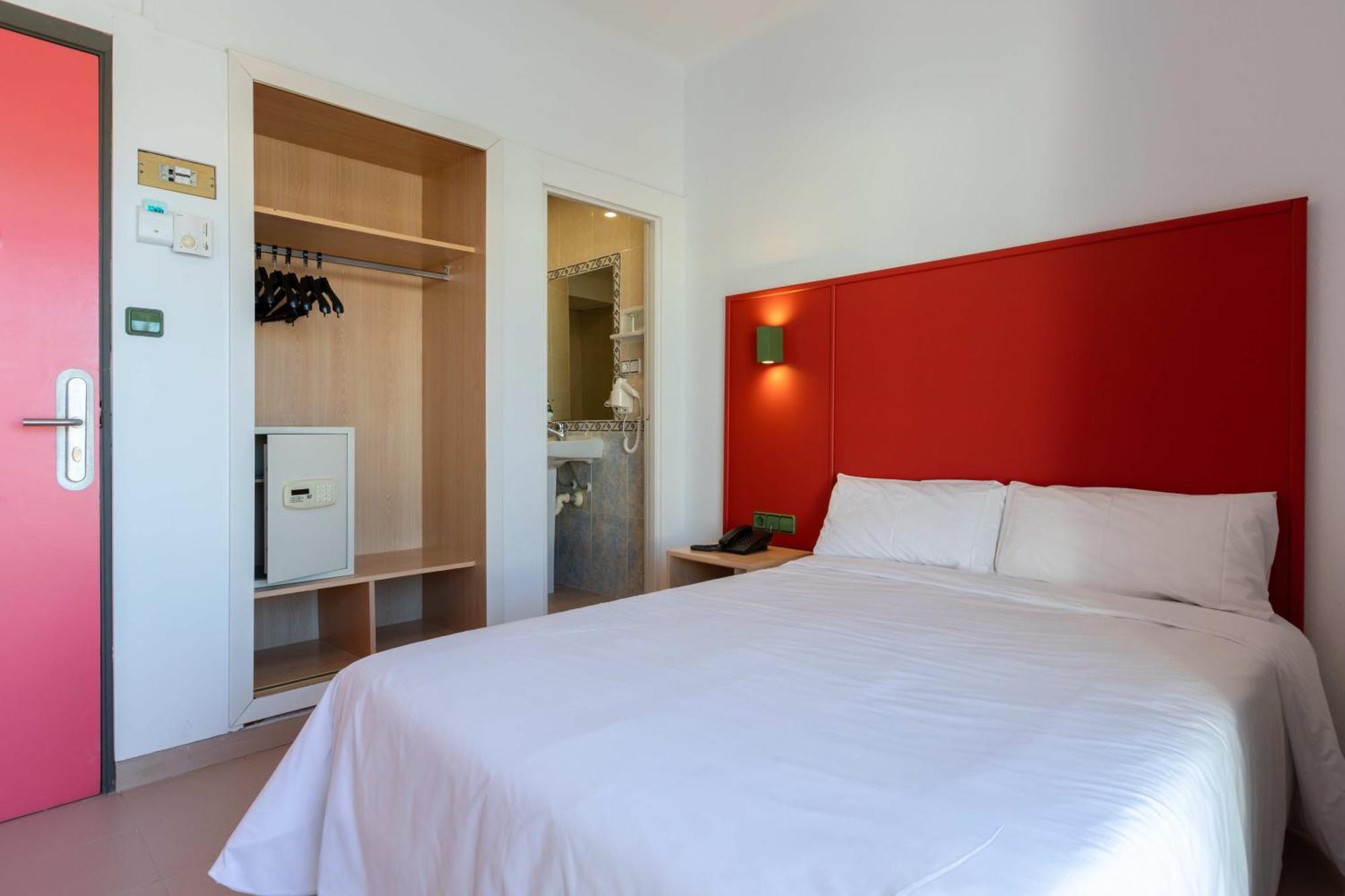 The Red Hotel - Adults Only San Antonio  Exteriör bild